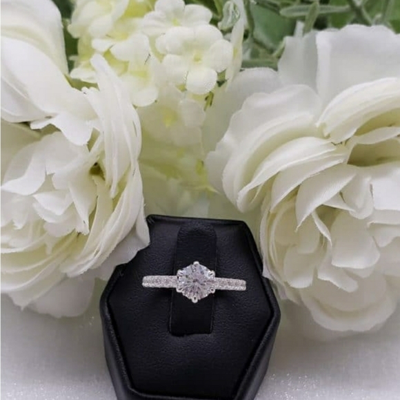 ♥️ Victorian Engagement Ring - Picture 5 of 6